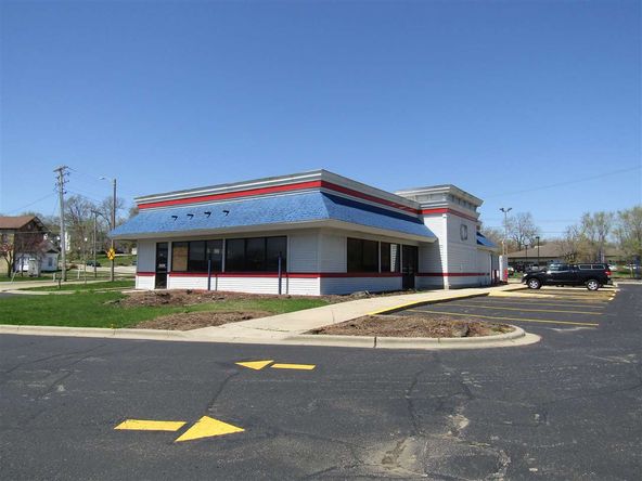 400 W Centerway St, Janesville, WI 53548